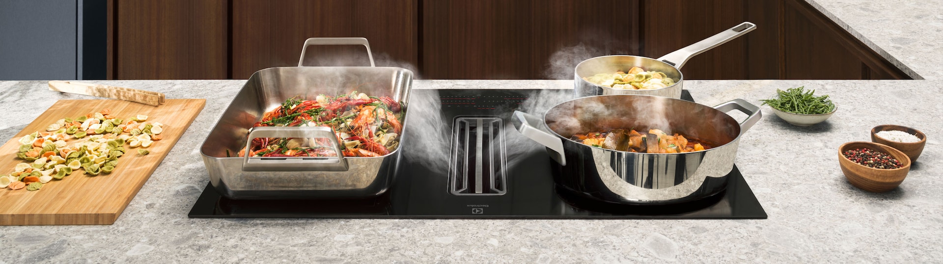 Indukčné varné dosky s integrovaným odsávačom